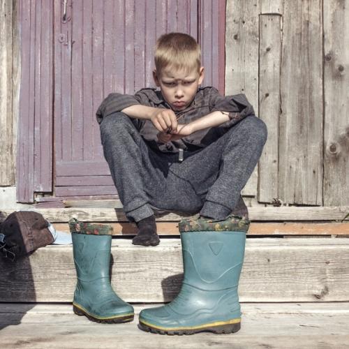 Детство в провинции.   Репортажный фотограф Дмитрий Марков настоящий мастер передавать атмосферу через свои глубокие и аутентичные кадры. 01