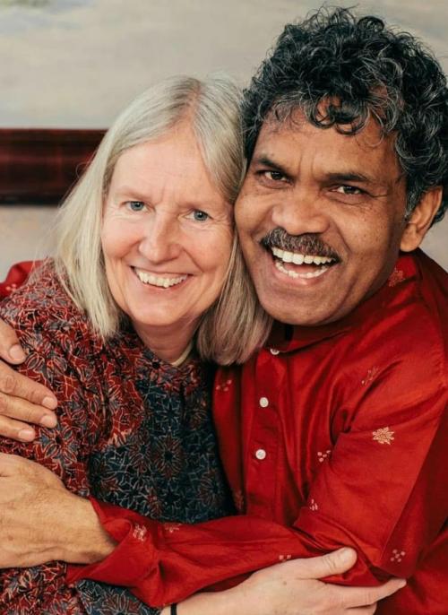 Путешествие любви, которое пересекло континенты, началось в отдалённой деревне Индии. 02