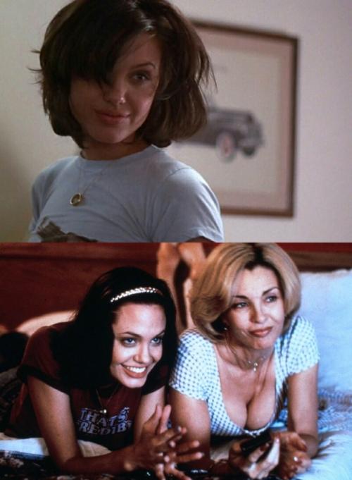 Один из первых фильмов молодой Анджелины Джоли, ей здесь всего 20 лет. 

