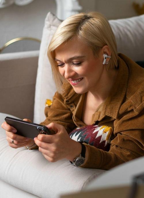 В России обсуждают усиление контроля переписок с помощью ИИ. 01