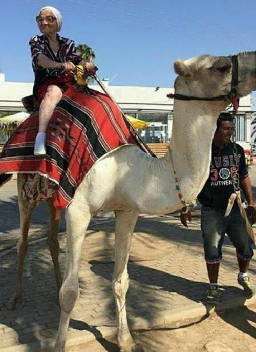 Баба лена отправилась в путешествие по миру в возрасте восьмидесяти трёх лет. 02