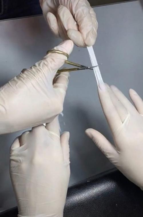 А можно просто руки обработать антисептиком и не сидеть потеть в перчатках. 01