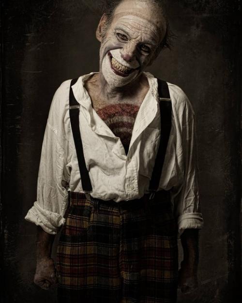 Клоунвилль/Clownville. Пугающий фотопроект французского фотографа Eolo Perfido. 04