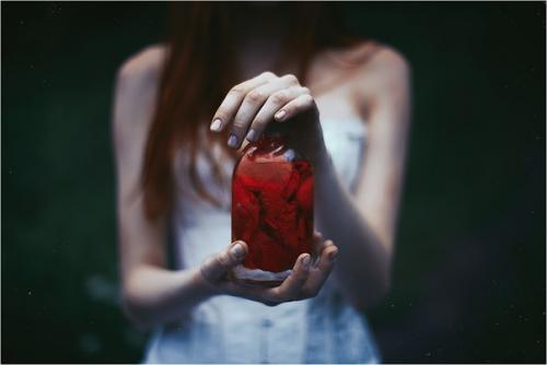 Руки.  Очень атмосферный фотопроект от Ильи кисарадова. 06