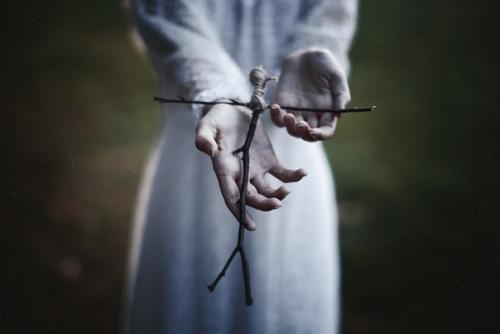 Руки.  Очень атмосферный фотопроект от Ильи кисарадова. 02