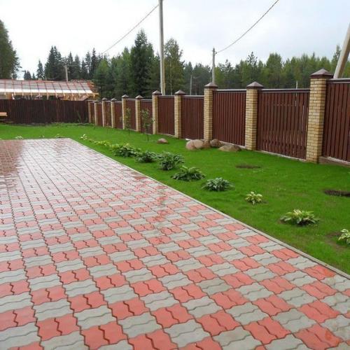 Мы укладываем тротуарную плитку самостоятельно. 01