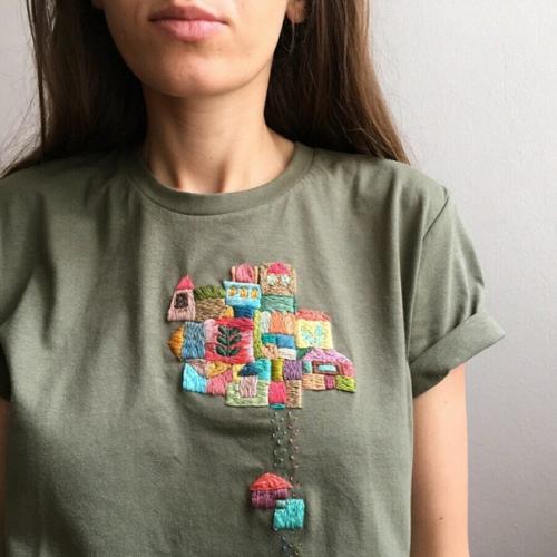 А вам нравятся вышитые элементы на одежде? 05