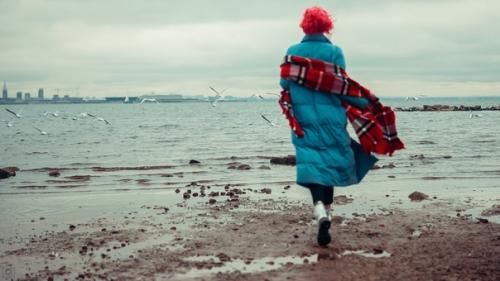 Почему-то напомнило Вечное Сияние Чистого Разума. 01