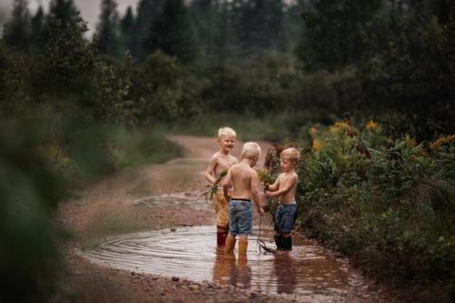 Meg Loeks - фотограф, а так же мама трех мальчишек, создает волшебные снимки детства своих взрослеющих детей. 05