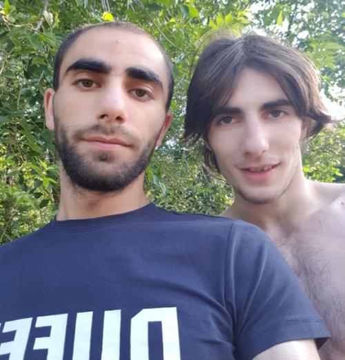 Молодой человек в своём аккаунте пожаловался на то, что от девушек у него отбоя нет из-за его внешнего сходства с томом Крузом. 01