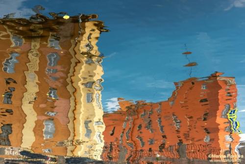 Призрачный мир осеннего акварельного Петербурга отраженного в воде. 02