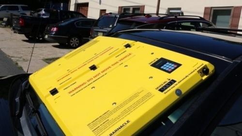 Американцы научились блокировать нарушителям лобовое стекло! 03