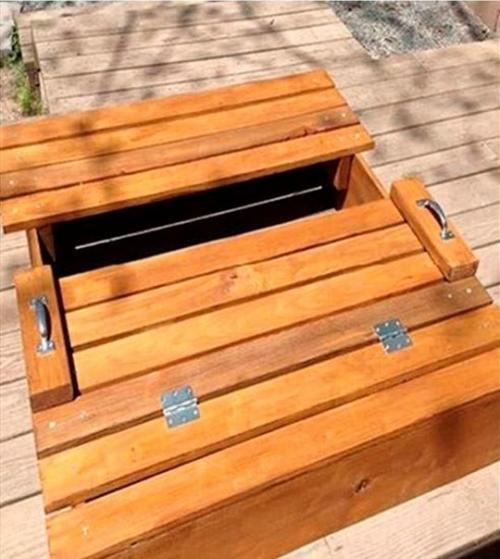 Как сделать песочницу с дверцами. 05