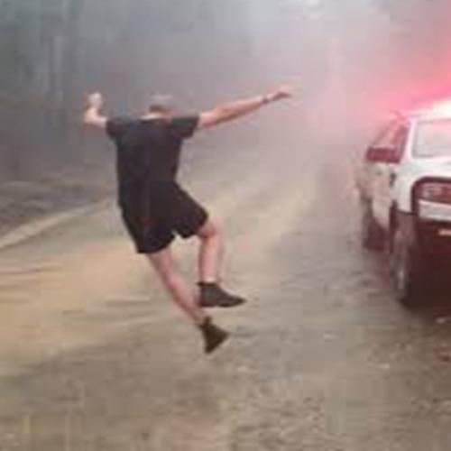 В Австралии сейчас идёт ливень именно там, где полыхал пожар! 02