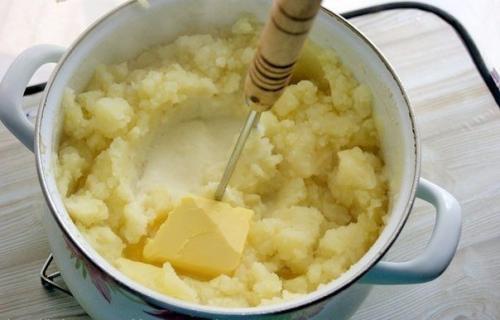 Гуляш с подливкой и картофельным пюре как в садике. 04 Гуляш с подливкой и картофельным пюре как в садике. 04