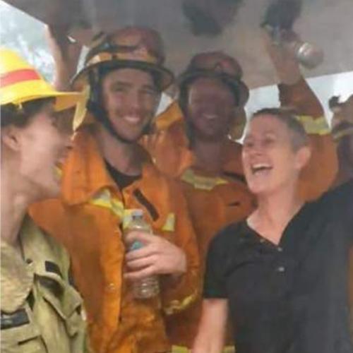 В Австралии сейчас идёт ливень именно там, где полыхал пожар! 01