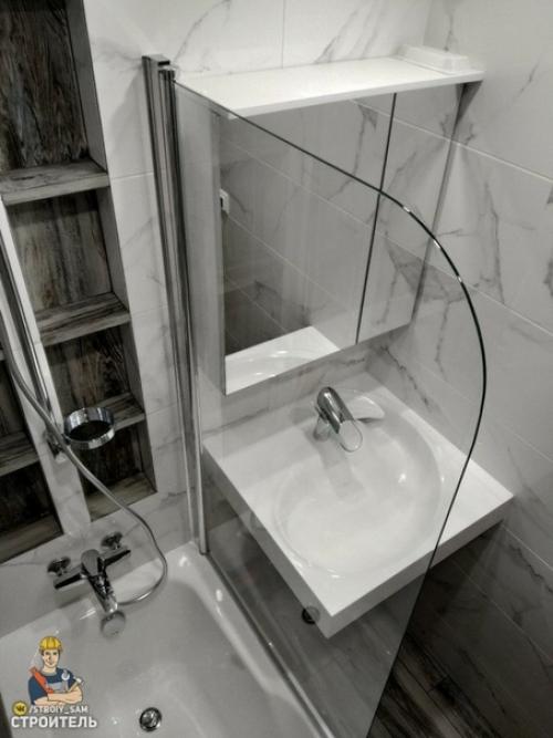 Из маленькой ванны в панельном доме максимум выжал. 07