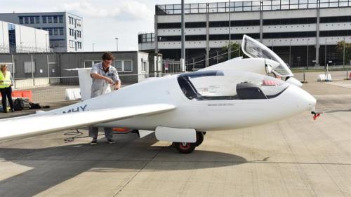 Самолет на водородных топливных элементах первый полет совершил. 04 Самолет на водородных топливных элементах первый полет совершил. 04