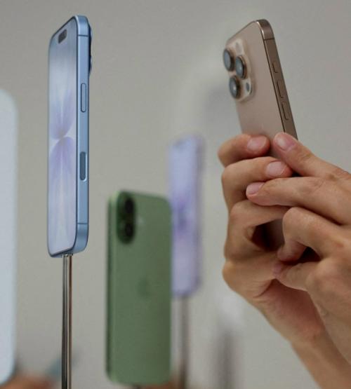 Apple всерьёз взялась за индийских продавцов и пригрозила им штрафами и остановкой поставок, если айфоны снова окажутся в России. 02