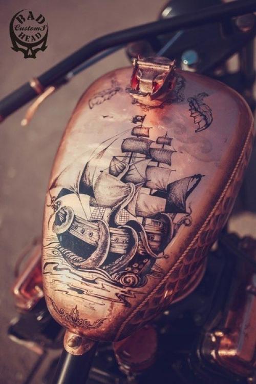 Хорошие ребята продают кастом, сделанный собственными руками. 03