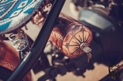 Хорошие ребята продают кастом, сделанный собственными руками. 05