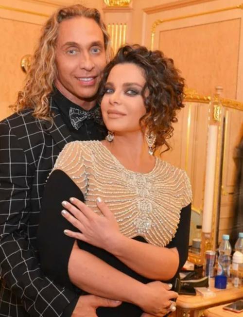 Тарзан намекнул, что Наташе королевой стоит похудеть. 02