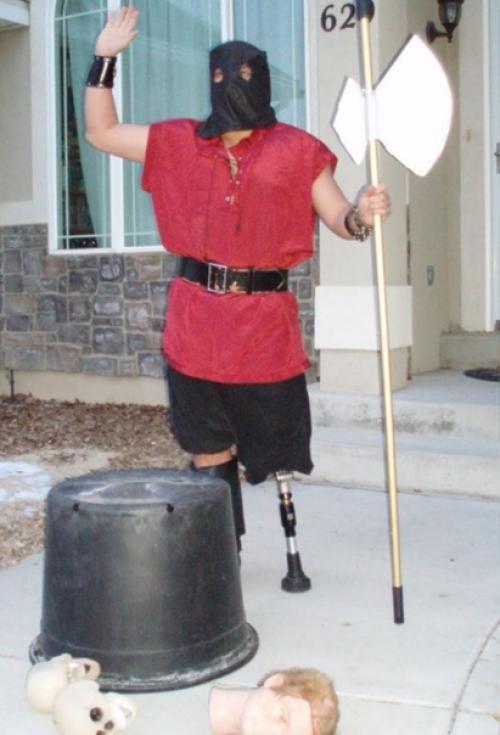 Сын попросил отца не махать ему на глазах у всего школьного автобуса. 08