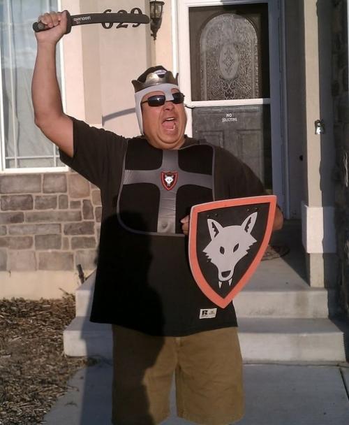 Сын попросил отца не махать ему на глазах у всего школьного автобуса. 07