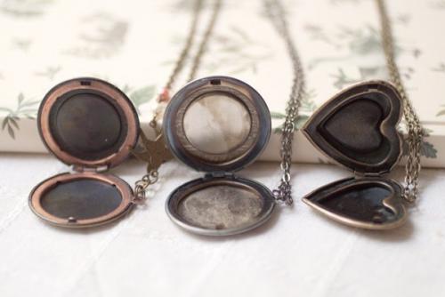 Твердые духи.  Нам понадобится: 01