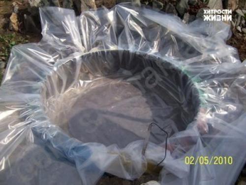 Как сделать декоративный прудик из старой покрышки. 03