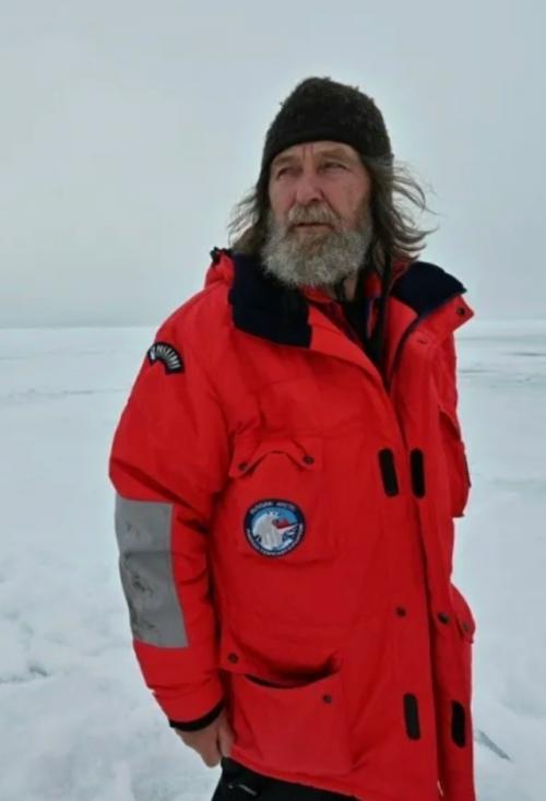 Путешественник Фёдор конюхов за три месяца жизни в Антарктиде собрал более 100 кг пластикового мусора. 

