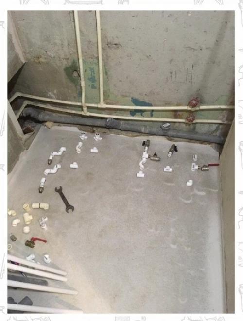 Одписчи поделился своим ремонтом в ванной, оторый сам делал впервые. 02