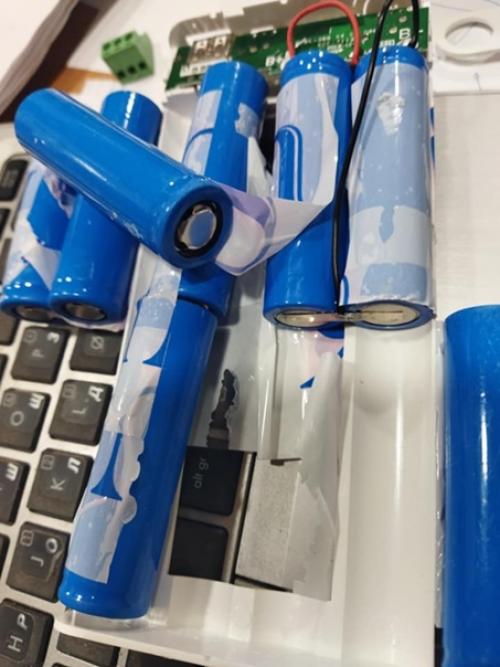 Дали павербанк глянуть. 01