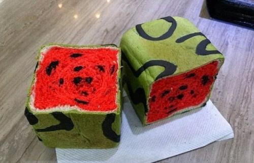 Новое кулинарное изобретение: тайваньский арбузный хлеб из пекарни Jimmy's Bakery. 02