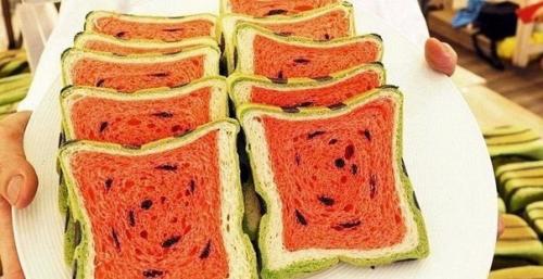 Новое кулинарное изобретение: тайваньский арбузный хлеб из пекарни Jimmy's Bakery. 05