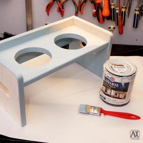 Кормушка для кота или небольшой собаки. 09