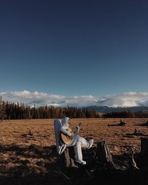 I'm Just Unemployed Astronaut / я просто оставшийся без полетов астронавт. 01