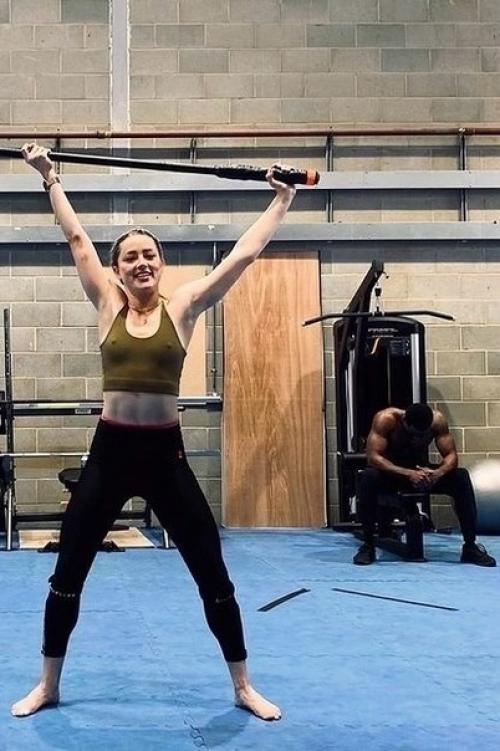 Актриса Эмбер хёрд, которой 38 лет, считает, что её жизнь достойна экранизации. 01