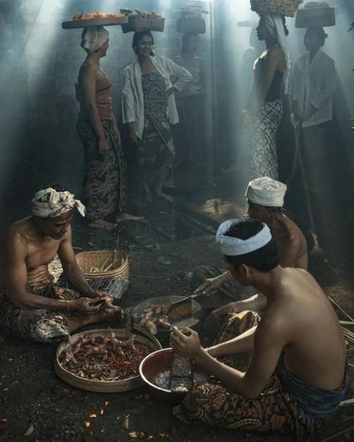 Серия фотографий Rarindra_Prakarsa захватывает аутентичную атмосферу и повседневную жизнь на Бали. 07