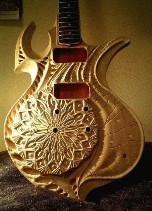 Самодельные резные гитары. 05
