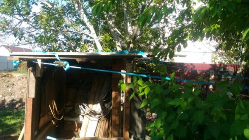 Решил расширить свой сарай. 01