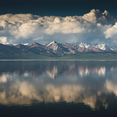 Голландский фотограф Альберт дрос вновь покорил сеть серией захватывающих снимков пейзажей Кыргызстана. 03
