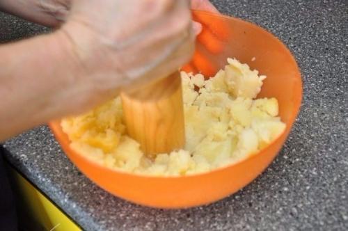 Картофельные котлеты с грибной подливкой. 02 Картофельные котлеты с грибной подливкой. 02