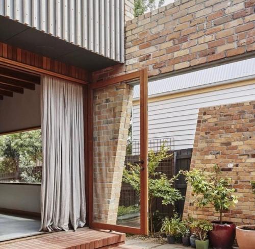 Какие интересные архитекторские решения бывают. 02