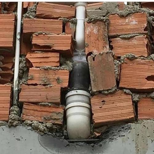 Шикарная работа сантехника - рукожопа. 01