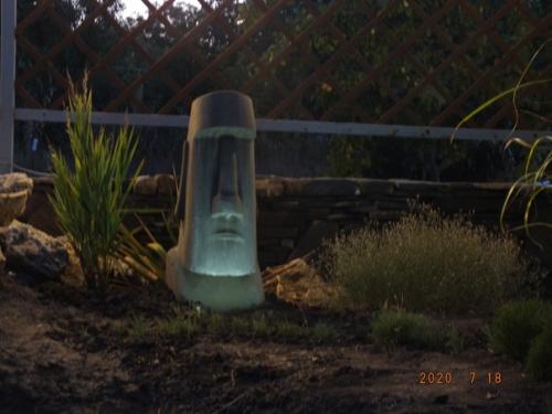 Всем добра!  Наконец, с появлением свободного времени, воплотил идею с садовыми фигурками возле планируемого водоема. 02