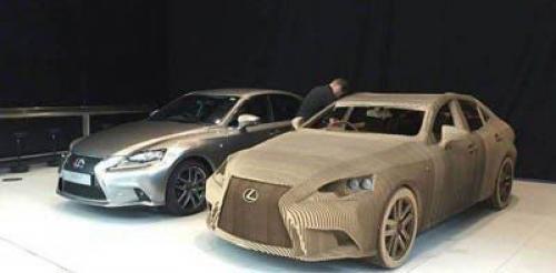 Седан Lexus IS целиком сделанный из картона. 02