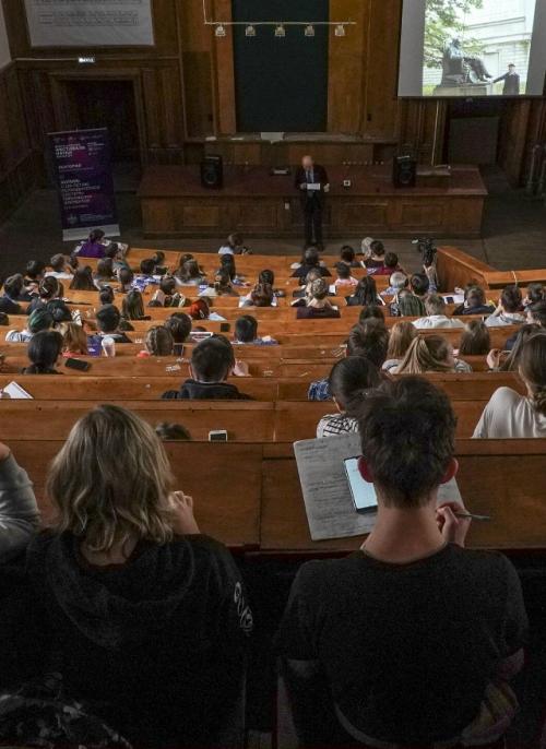 С 1 сентября 2026 года в России полностью отменят бакалавриат и магистратуру, сообщает госдума. 01