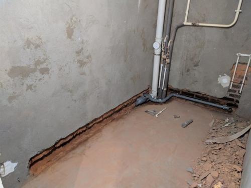 Подписчик ремонт своими руками в ванной комнате сделал. 02