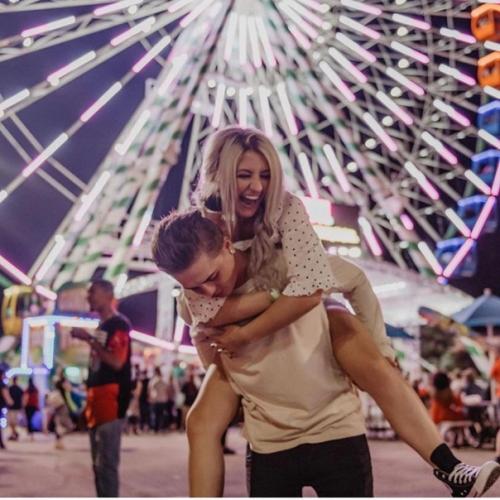 Классная позитивная Love Story в парке аттракционов. 03